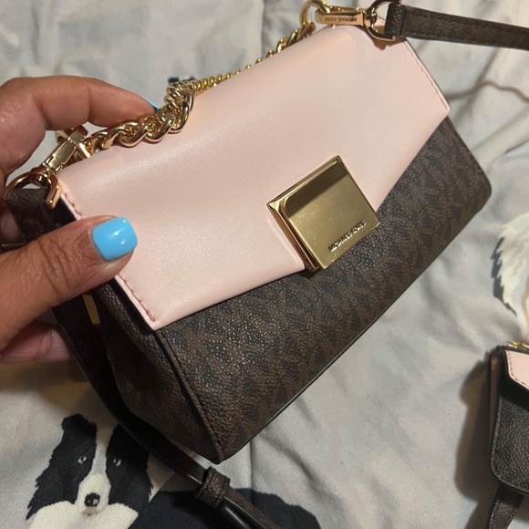 Beautiful micheal kors purse & wallet set - Picture 2 of 13